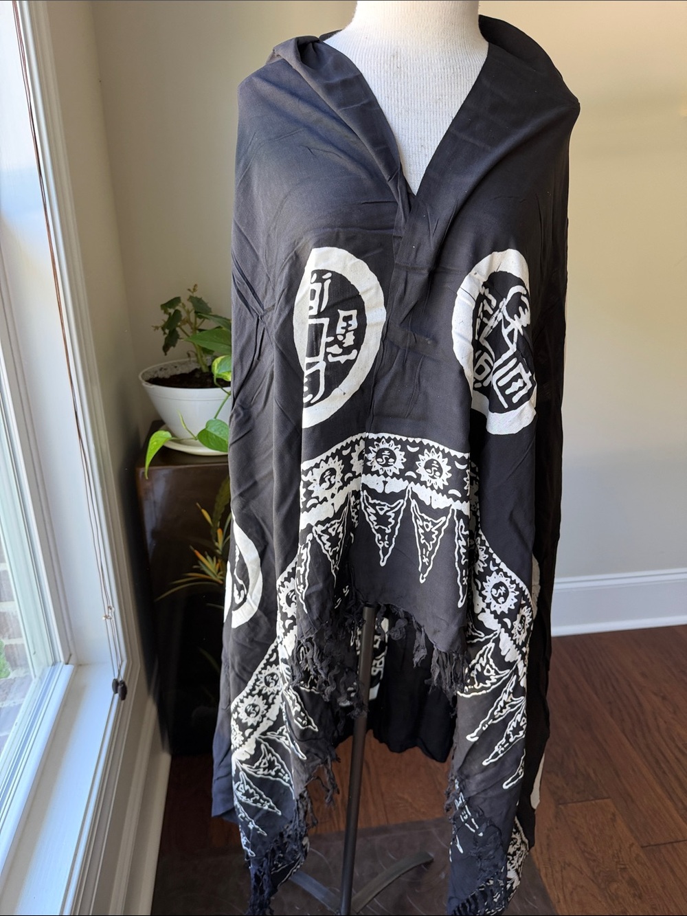 Black and White Printed Fringe Wrap Scarf